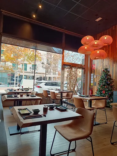 Interior del restaurant japonès KRU a Sant Quirze del Vallès
